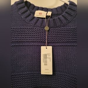 AG Navy Sweater with lightly puffed sleeves